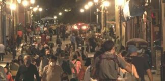 Sin sana distancia, así lució el zócalo de Oaxaca