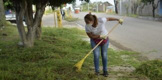 Ayuntamiento de Oaxaca y ciudadanía limpian espacios de uso común en Barrio El Coquito