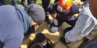 Mueren trabajadores al caer de alcantarilla en Xoxocotlán