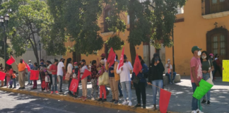 Con cadena humana, Antorcha Campesina rechaza recorte presupuestal