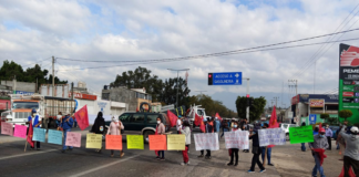 Pobladores de San Antonio de la Cal cierran la carretera 175