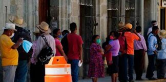 Se disparan casos activos de COVID-19 en valles centrales