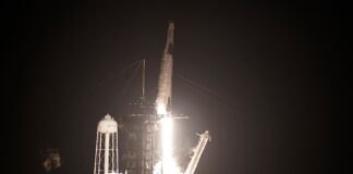 Despega cohete de SpaceX con 4 astronautas hacia la estación espacial