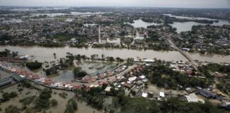 AMLO suspende gira por crisis de inundaciones en Tabasco