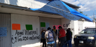 Profesores toman oficinas del IEEPO para exigir pagos