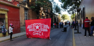 Protestan comunidades indígenas en Casa Oficial, exigen mesa de diálogo con Murat