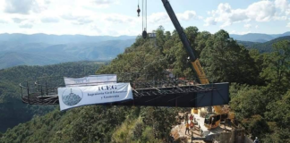 Instalan en Ixtlán el Mirador de Cristal más largo de Latinoamérica