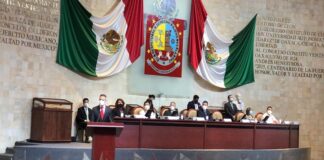 A puerta cerrada, Alejandro Murat rinde su Cuarto Informe de Gobierno