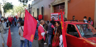 Protestan organizaciones sociales en Casa Oficial, piden justicia para Tomás Martínez