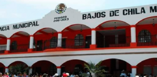 Pobladores de Bajos de Chila protestan en palacio municipal; exigen mayor seguridad