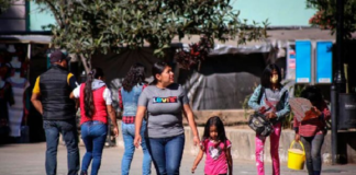 Con la llegada de la navidad, aumenta afluencia de personas en la ciudad de Oaxaca