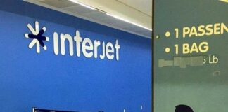 Banderas rojinegras “en todos los aeropuertos”