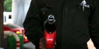 México restringe a privados importación y exportación de combustibles