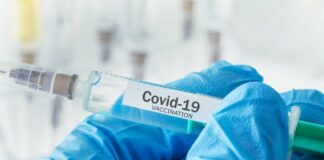 Moderna acaricia la autorización de su vacuna en EU tras el respaldo de la FDA