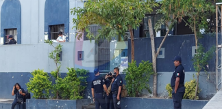 Policías de Salina Cruz paran labores; exigen pago de aguinaldo