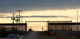 Extienden México y EU restricciones al tránsito fronterizo