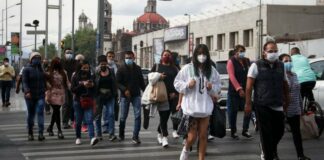CDMX seguirá en semáforo rojo por aumento de hospitalizaciones