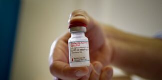 Alerta Cofepris sobre venta ilegal de vacuna antiCovid de Moderna