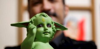 El Niño Dios Baby Yoda, irreverente y blasfemo, obra de un artista mexicano