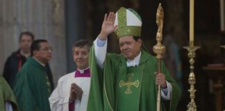 Norberto Rivera está intubado por COVID: exvocero