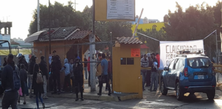 Comerciantes Clausuran estacionamiento en Central de Abasto, exigen rendición de cuentas