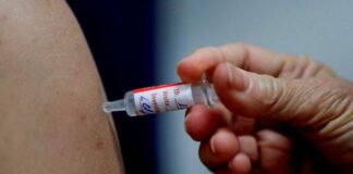 México recibe vacunas solo para 0.6% de la población