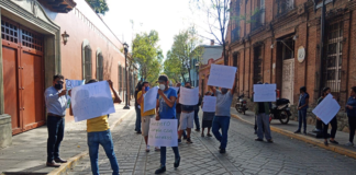 Ferieros exigen apoyos, amagan con regresar al zócalo