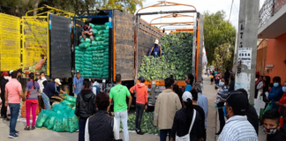 Productores regalan verdura en Pueblo Nuevo