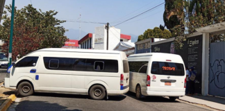 Pobladores de Valle Nacional bloquean oficinas del INPI, piden obras