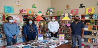 Dota Seculta de acervo bibliográfico a cuatro salas de lectura de Miahuatlán