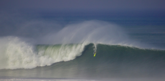 Olas impresionantes sorprenden a surfistas en playas de Oaxaca