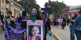 Marchan feministas en Oaxaca; protestan y exponen el peligro