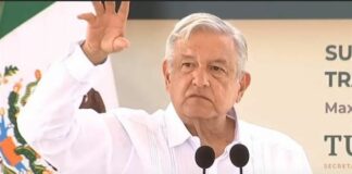 Vallas en Palacio Nacional no es miedo.- AMLO