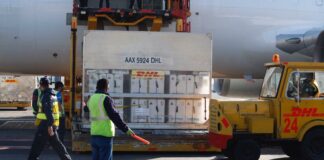 Llega nuevo avión con más de 170 mil vacunas de Pfizer