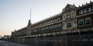 Blindado como anticipando una guerra: la dura imagen de Palacio Nacional a cuatro días del Día Internacional de la Mujer