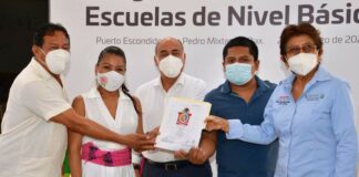 Entrega IEEPO mobiliario a 66 planteles de la Mixteca y Costa