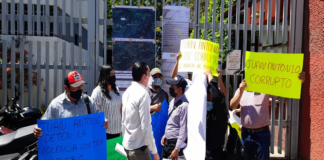 Pobladores de Mixistlán protestan en la OSFE, exigen auditoria