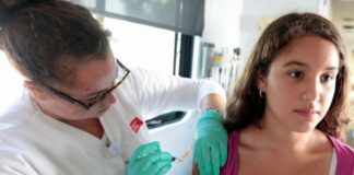 Pfizer y BioNTech anuncian eficacia de 100% de su vacuna en jóvenes