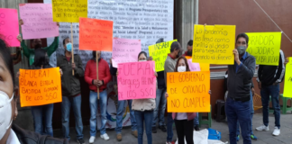 Protestan empleados del extinto Seguro Popular; exigen recontratación