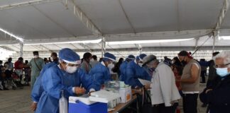 Recomienda SSO medidas preventivas para adultos mayores que acuden a vacunarse vs COVID-19