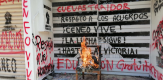 Normalistas vanadalizan oficinas y roban computadoras