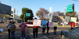 Normalistas bloquean crucero y piden cooperación