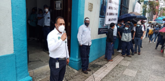 Empleados de Telmex protestan para exigir respeto al contrato laboral