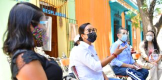 Se reúne Liz Arroyo con Comité de Defensa de los Derechos Colectivos Ciudadanos Oaxaqueños