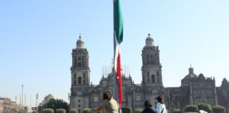 Pasa la CDMX a amarillo; abren estadios a 25% de su capacidad