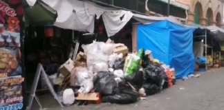 Se acumulan montones de basura en centro histórico por cierre de basurero
