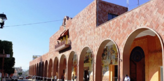 Regidor de Huajuapan denuncia robo de computadoras por personal del Ayuntamiento