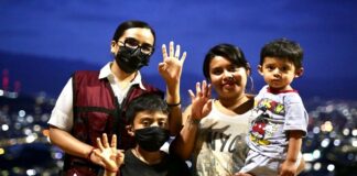 Reconoce Liz Arroyo la labor de madres oaxaqueñas en su día