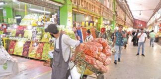 94% de muertos por Covid no pudo quedarse en casa