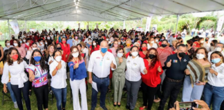 Las mujeres oaxaqueñas confían en Javier Villacaña